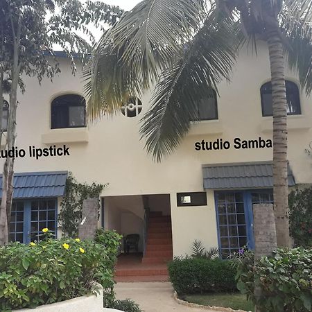 Studio Lipstick Saly Portudal Dış mekan fotoğraf